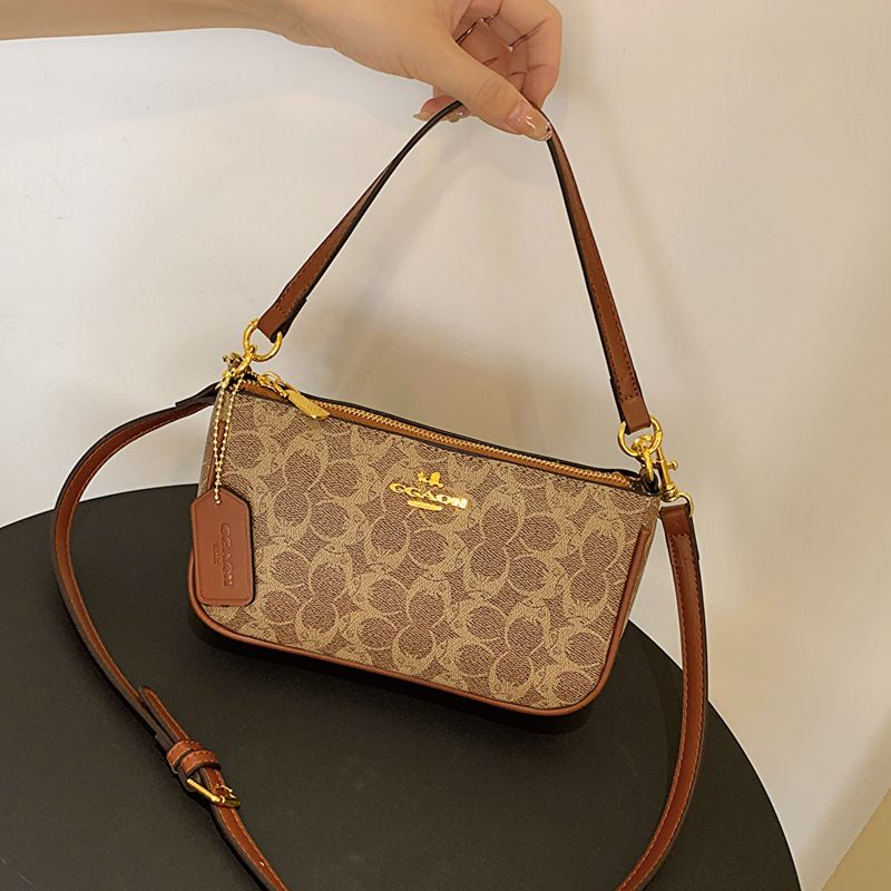 Niche One-Shoulder Baguette Bag