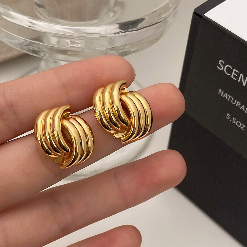 Golden Light Luxury Niche Earrings