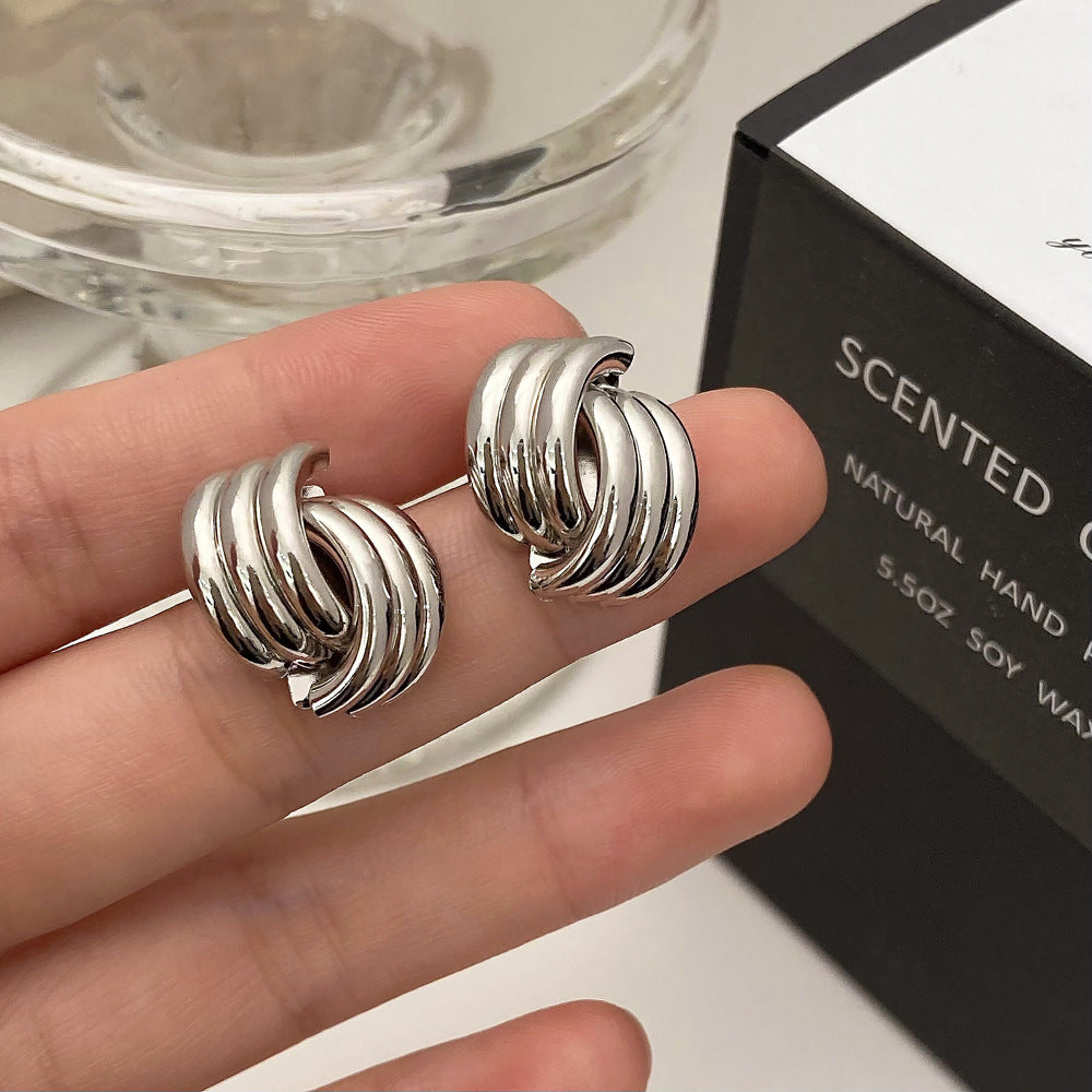 Golden Light Luxury Niche Earrings