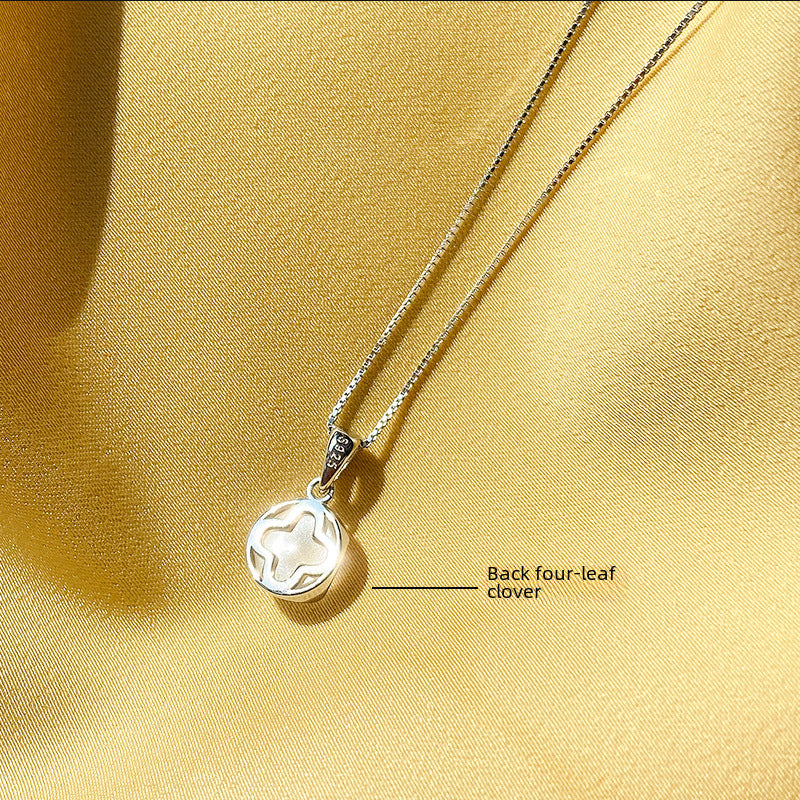 White chalcedony round pendant necklace for women simple and light luxury clavicle chain special-interest design high-grade round pendant neck accessories