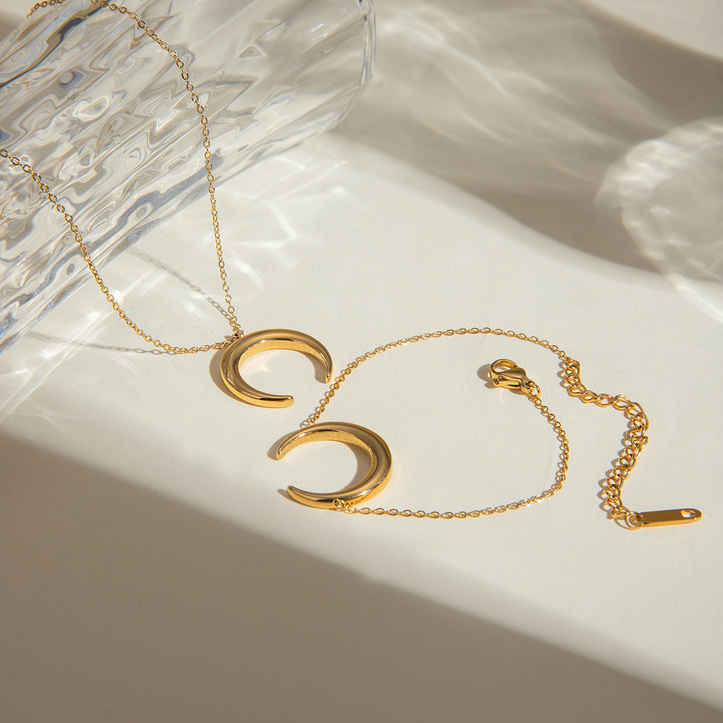 Elegant Crescent Pendant Necklace
