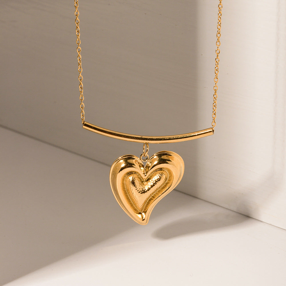 New European and American 3D Heart Pendant Smile Necklace for Women