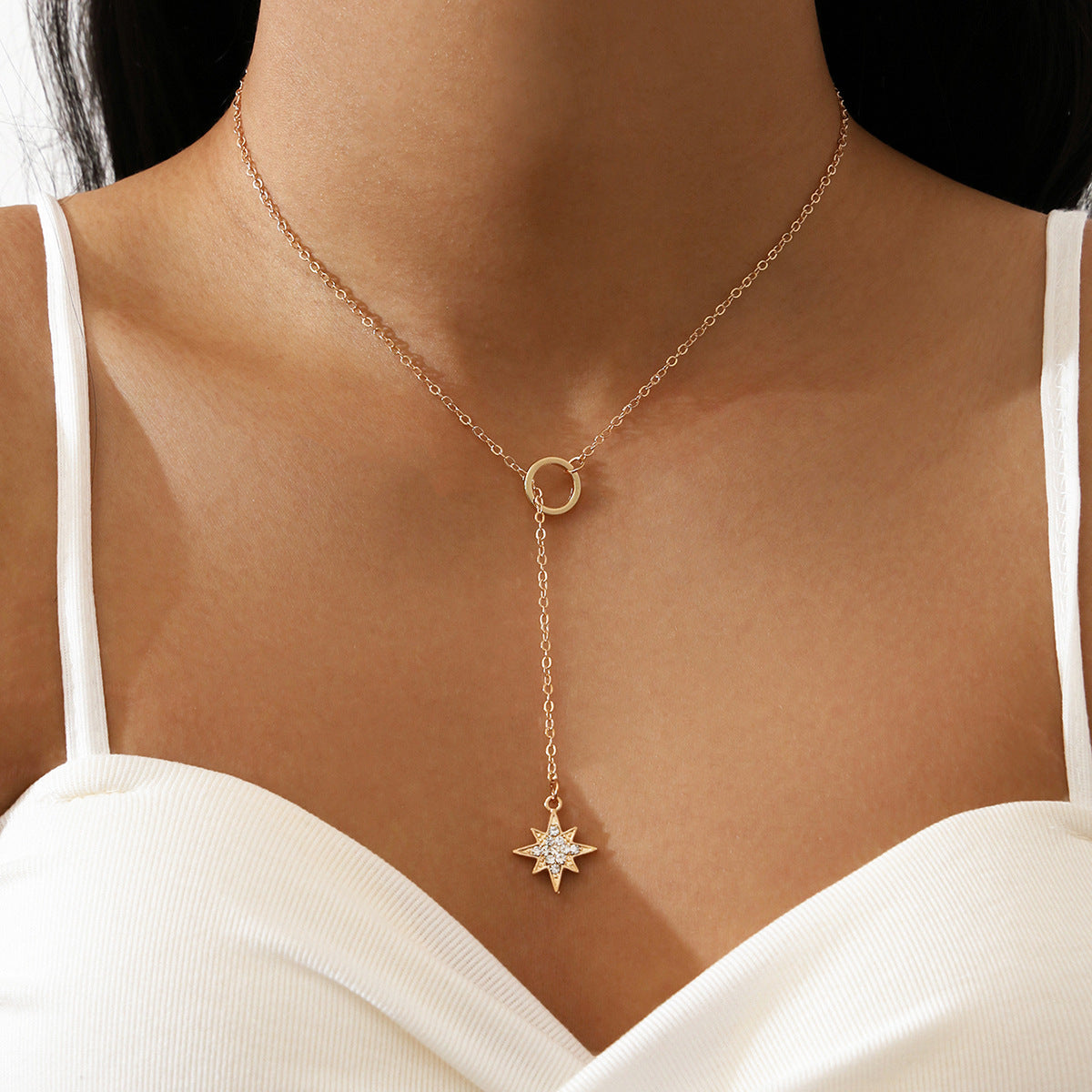 New Eight-point Star Pendant Metal Circle Necklace