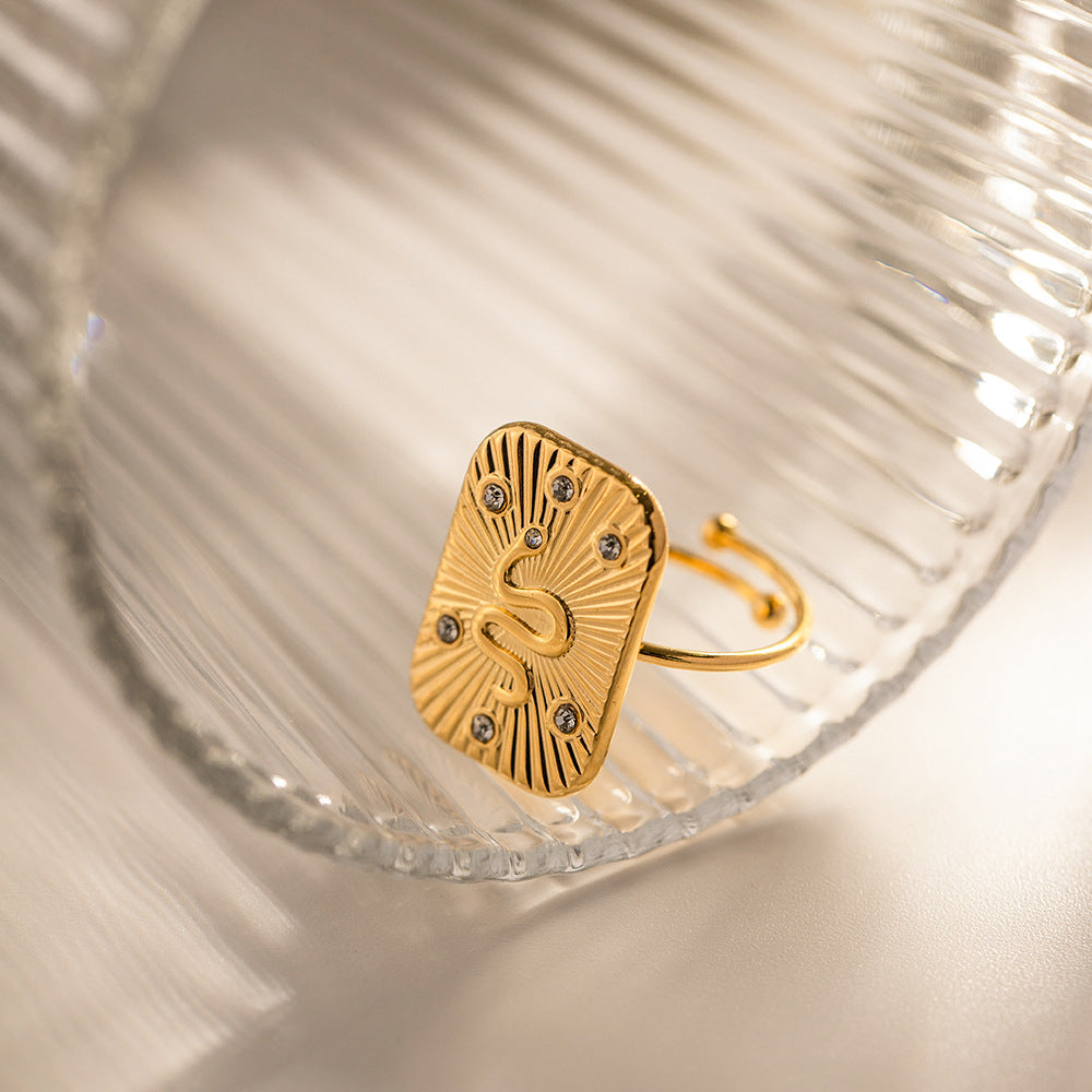 European and American Style Diamond Snake Pendant Necklace