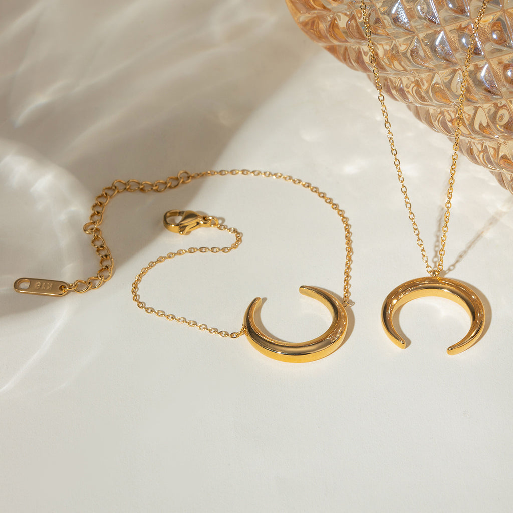 Elegant Crescent Pendant Necklace