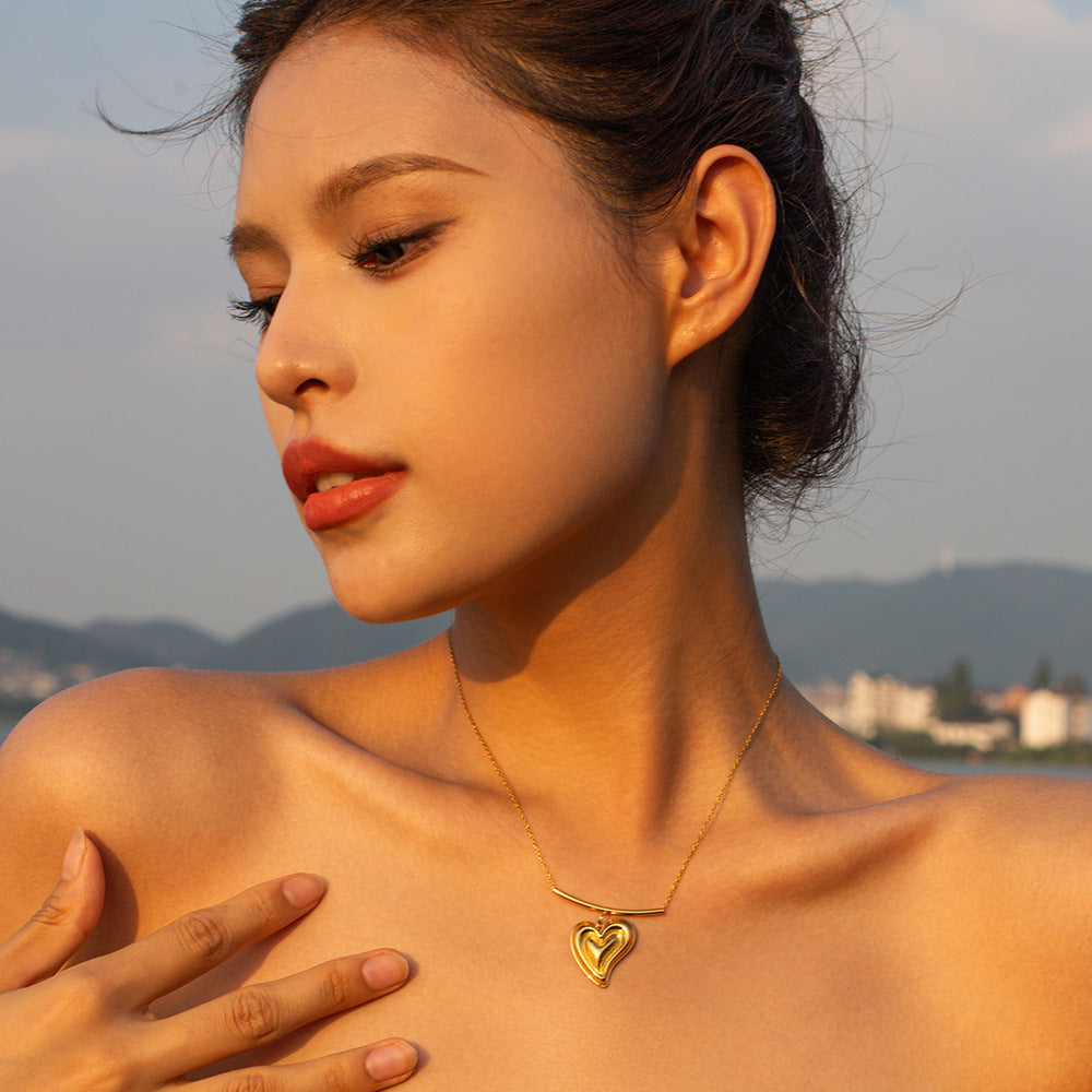 New European and American 3D Heart Pendant Smile Necklace for Women