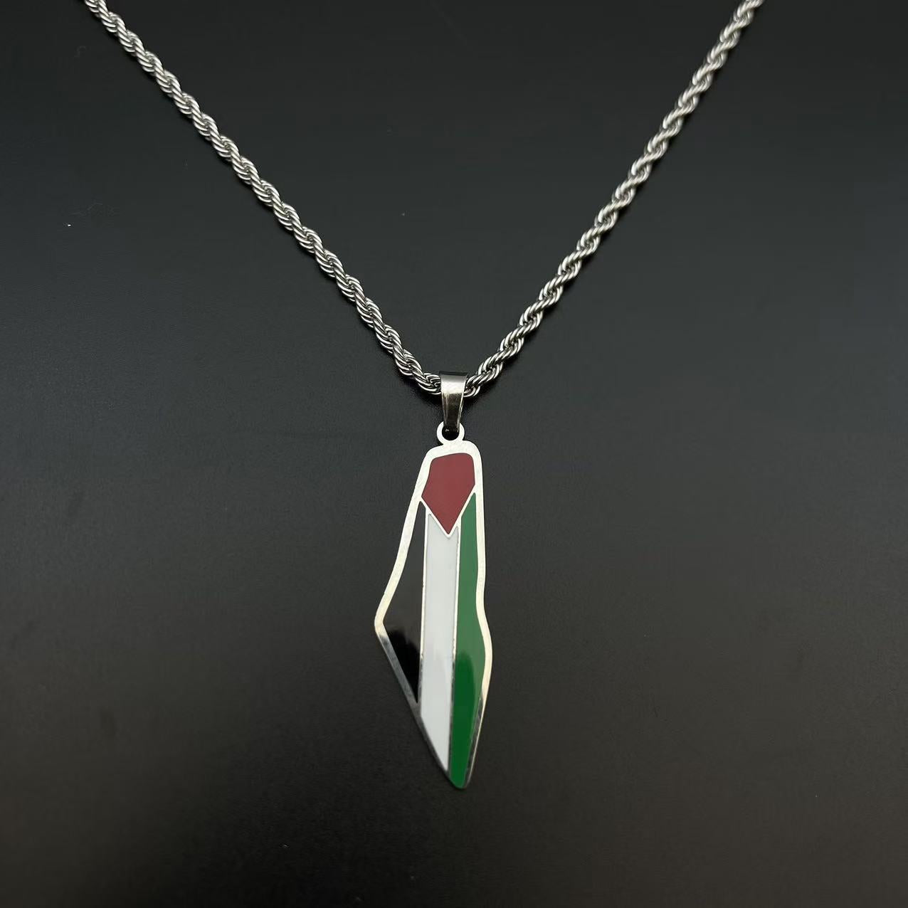 Amazon Oil Drop Retro Palestine Map Pendant Necklace