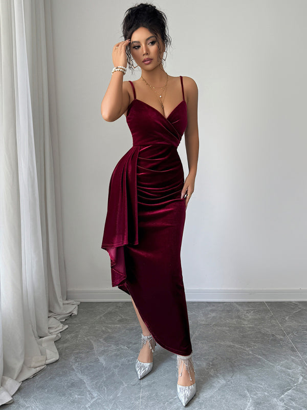 Elegant evening gown with suspenders and long dress