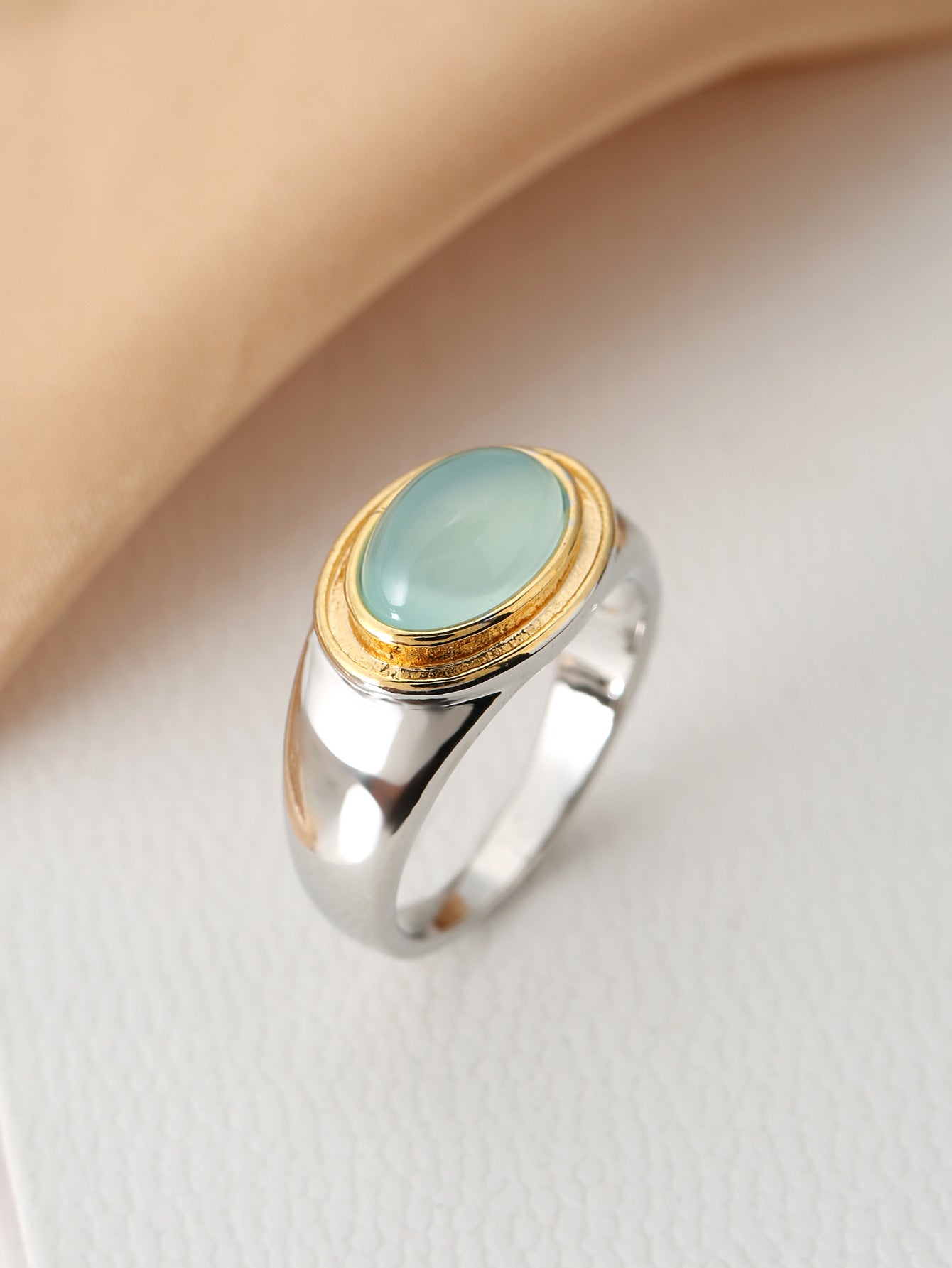 Two-Tone Cat'S Eye Ring